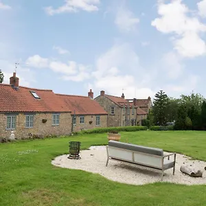 Sands Farm Lodge