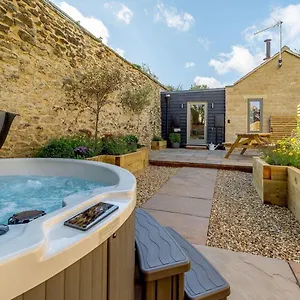 Rinstone Lodge, Thornton-le-dale. Moors With Hot Tub Holiday home